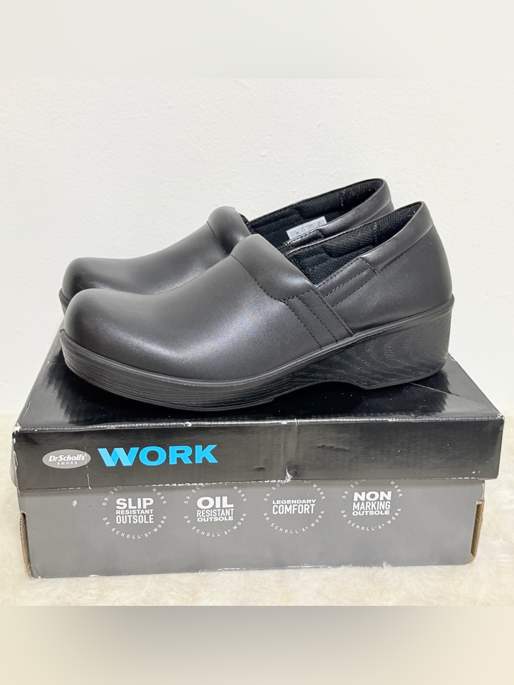 Dr. Scholl's Dynamo Women's Black Slip On Clogs Work Shoes 7.5 New with tags!